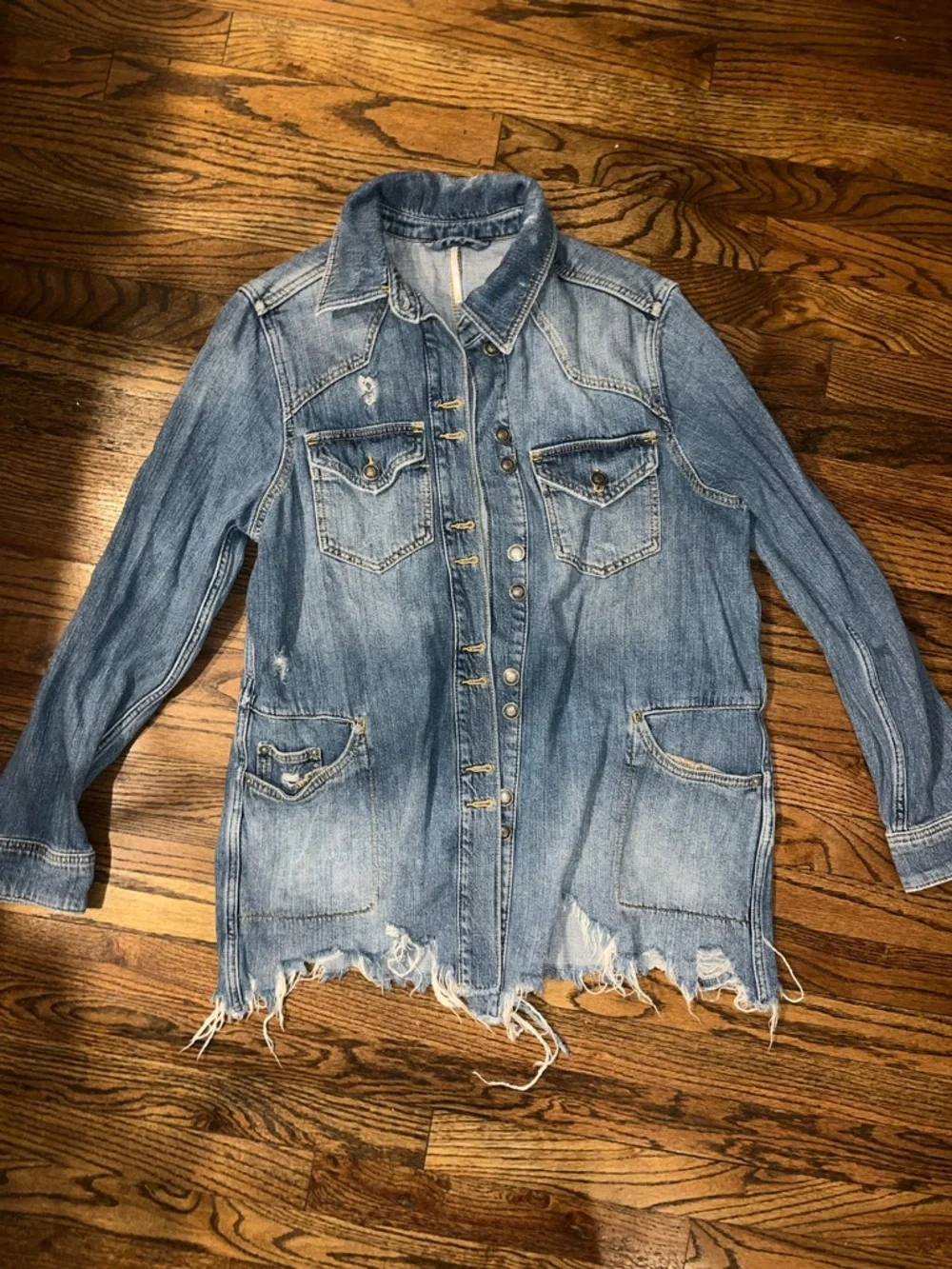 Free People Oversized Distressed Denim Jacket - Light Blue Size S - Picture 2 of 4
